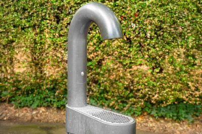 Trinkwasserbrunnen-in-Genf-Ateliers-Ehrismann-SA2